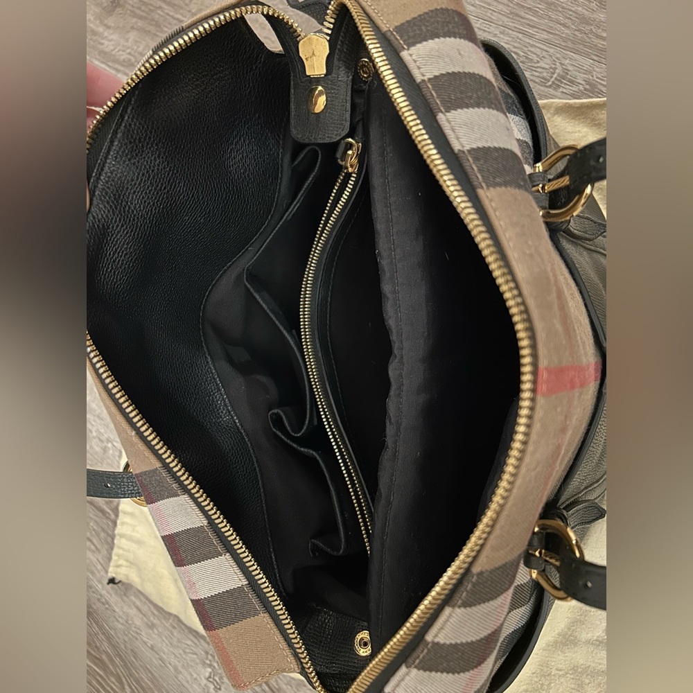 Burberry Mason Diaper Tote - Picture 5 of 6